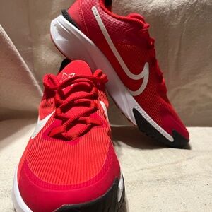 Nike Star Runner 4 NN University Red & Summit White, Size 6Y
